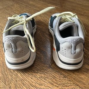 Yeezy 700 wave runner